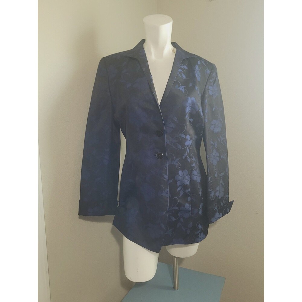 Dana Buchman size 8 blazer 100% silk 2 button lining collar flower blue